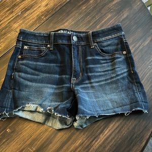 Adorable American Eagle 🦅 hi rise shortie!